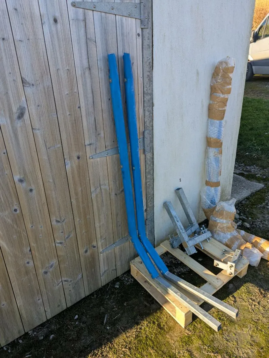 Set of docking arms for RIB trailor - Image 1