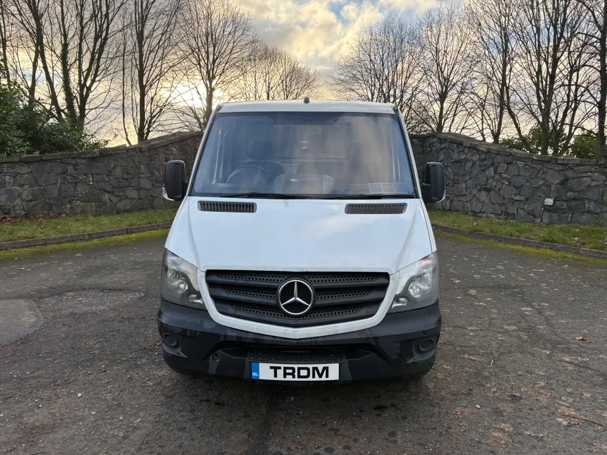 Mercede Sprinter Recovery Manual LWB Doe&Tax - Image 2