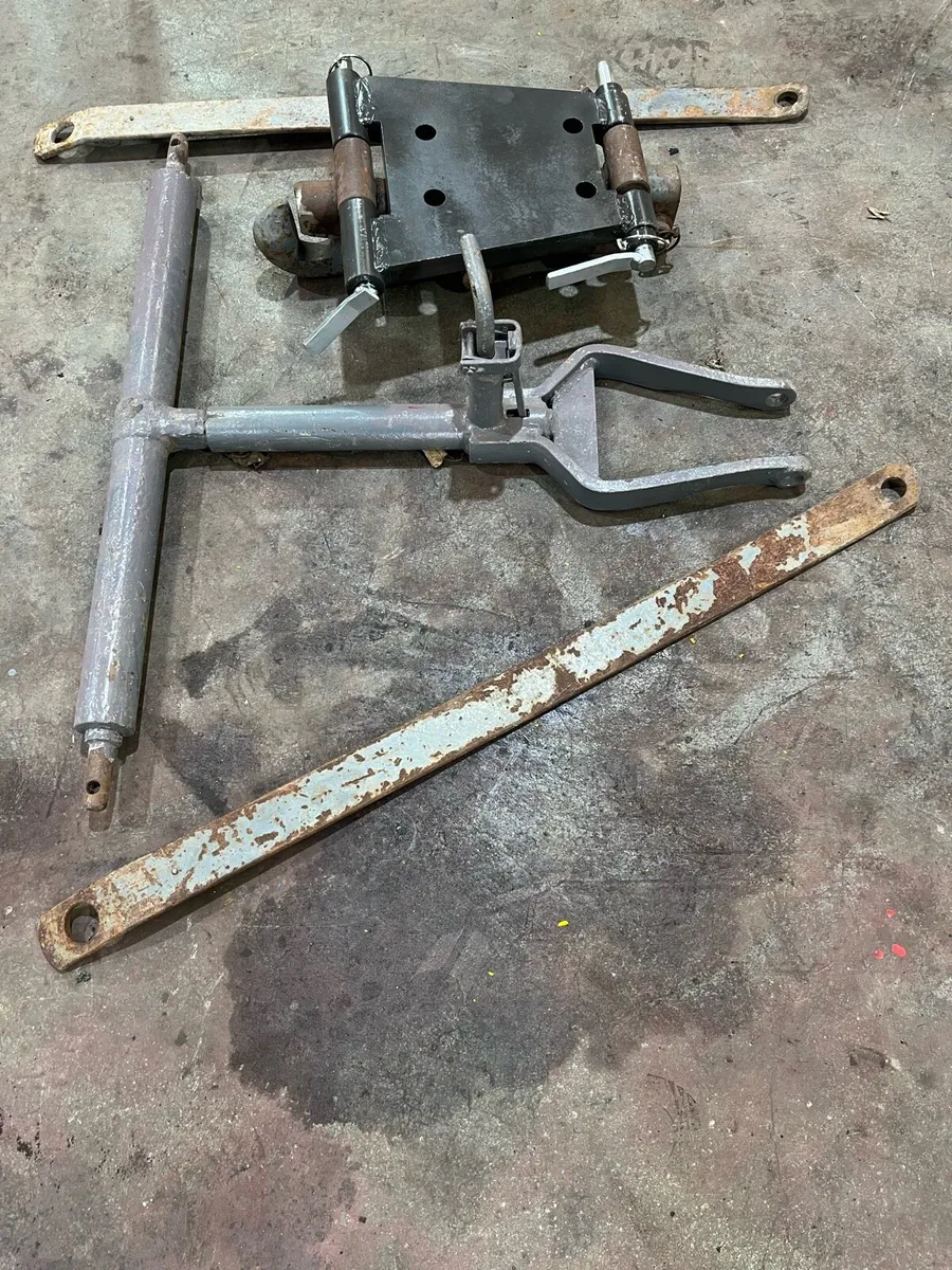 Massey Ferguson TE20, 35, 65, 135 Hitches - Image 3