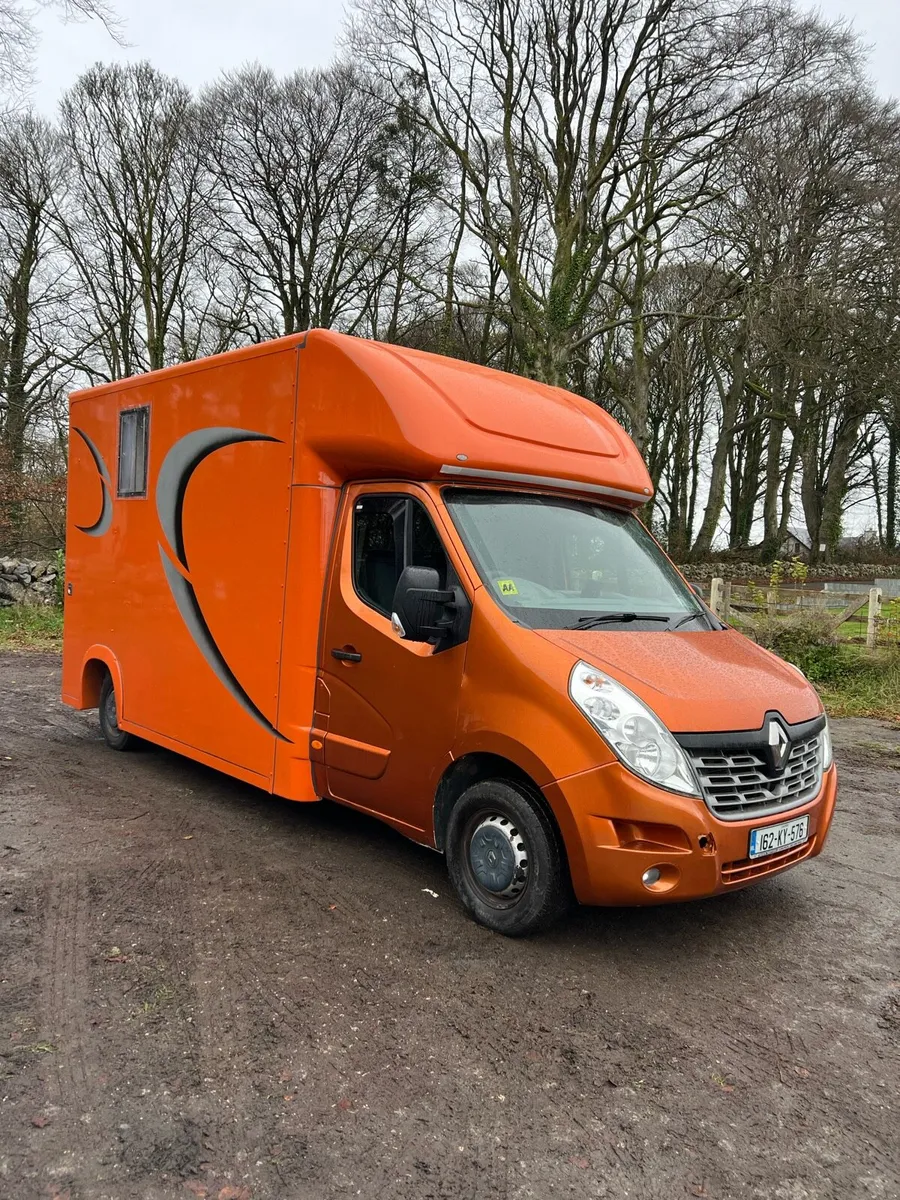 Horse lorry - Image 1