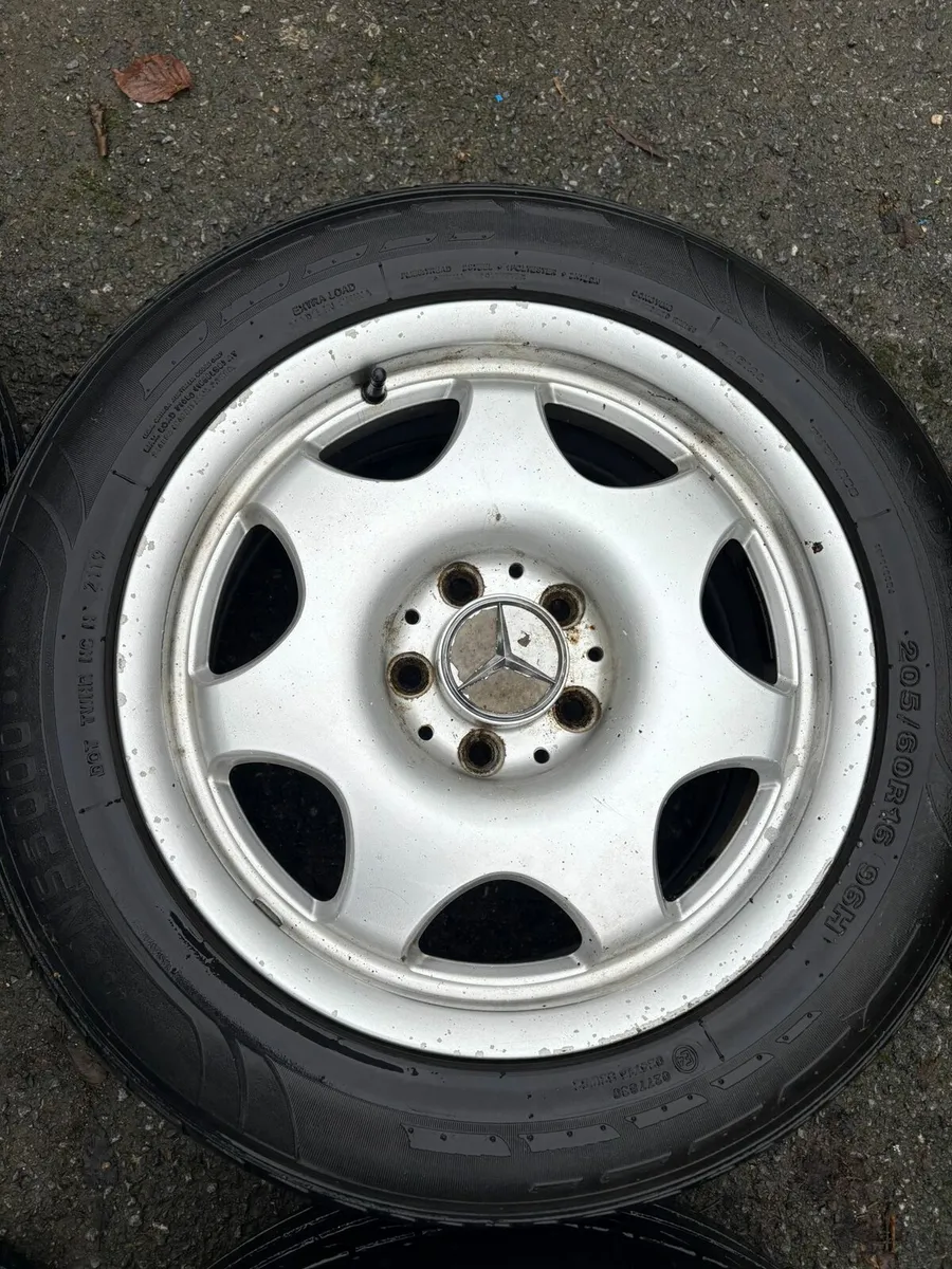 R16 Mercexes e class alloy wheels. - Image 3
