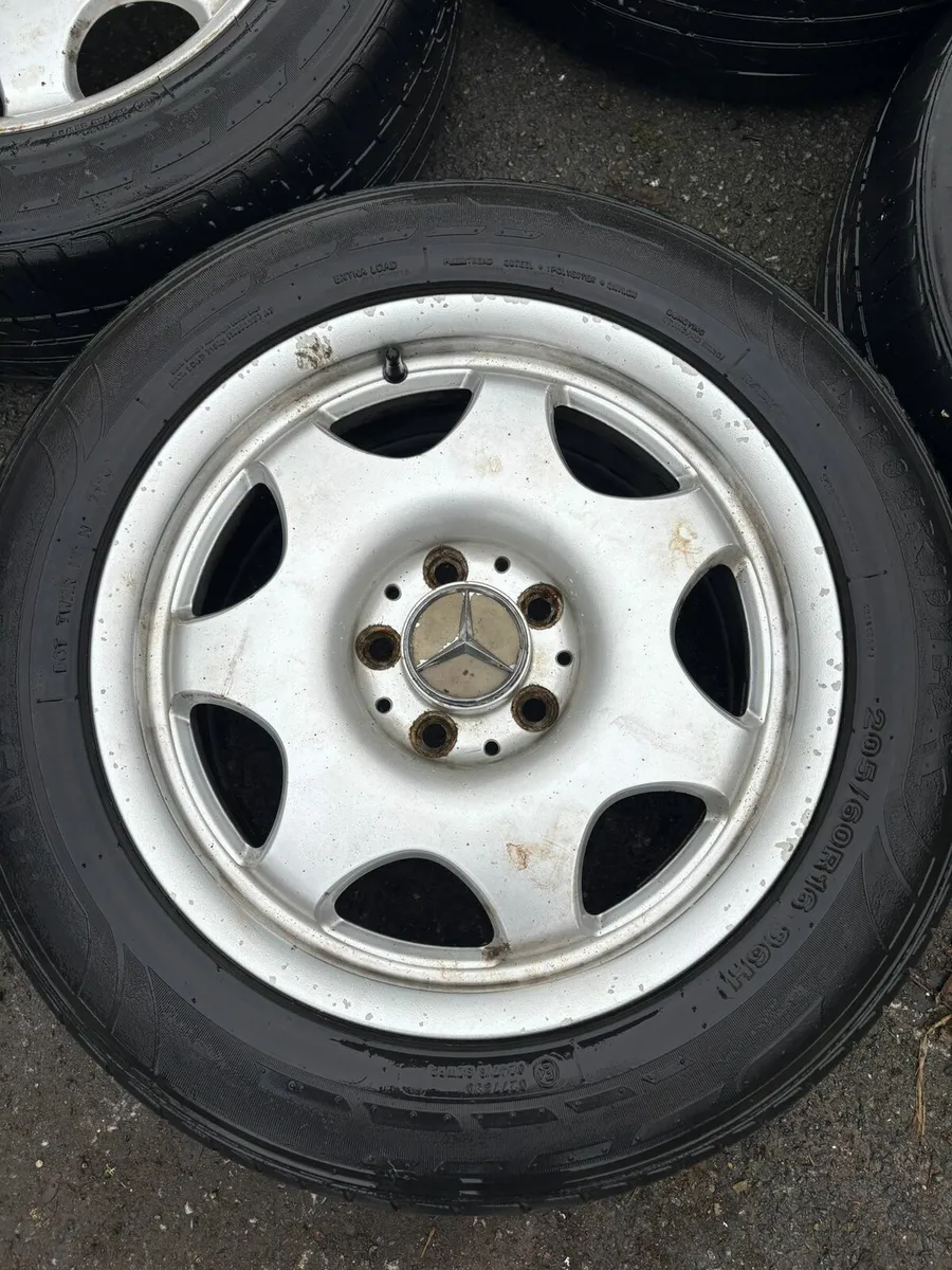 R16 Mercexes e class alloy wheels. - Image 2