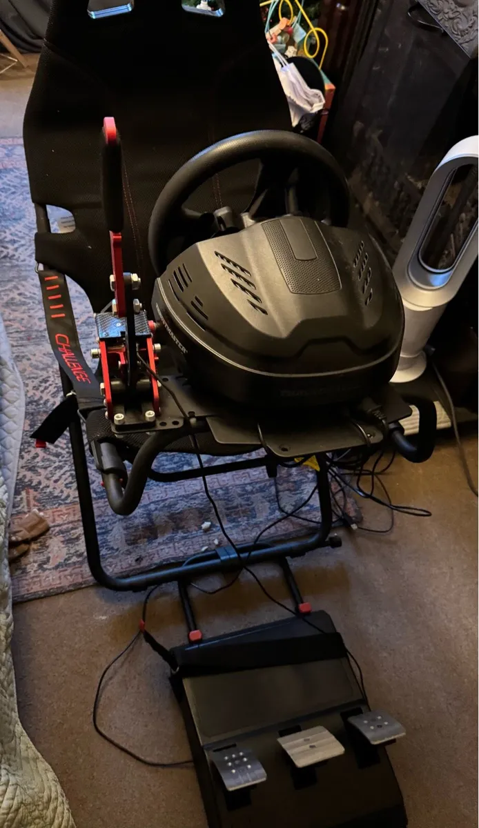 Thrustmaster T300RS + Playseat + Handbrake - Image 2