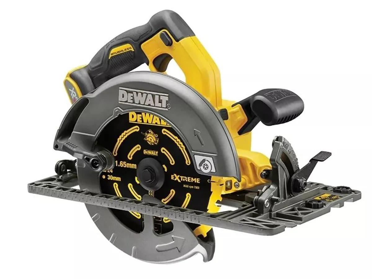Dewalt circular saw and FlexVolt battery - Image 1