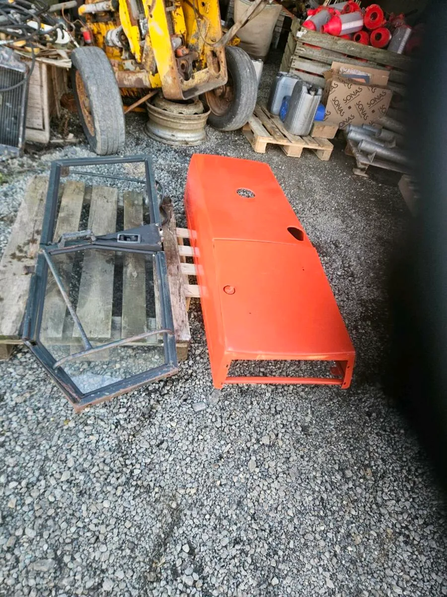 Zetor  8111.  Parts - Image 4