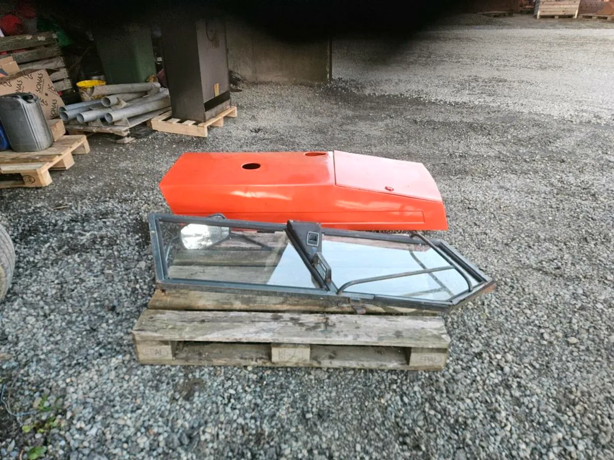 Zetor  8111.  Parts - Image 1