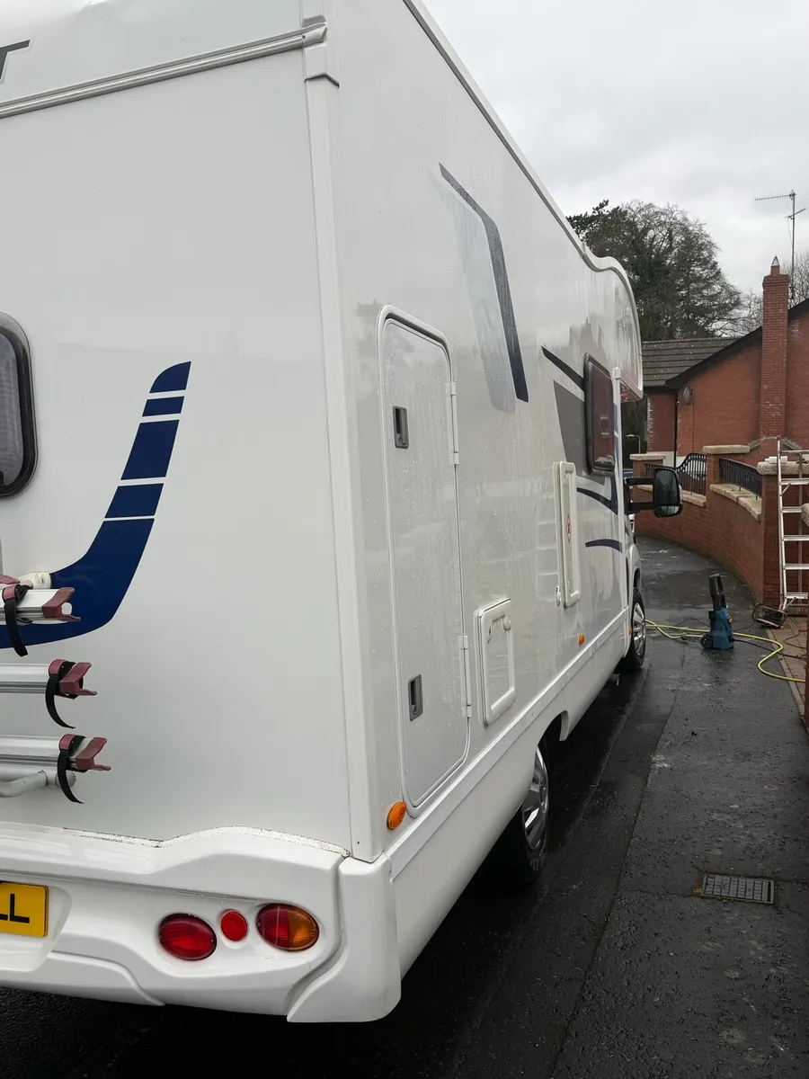 2015 swift escape 696 - Image 3