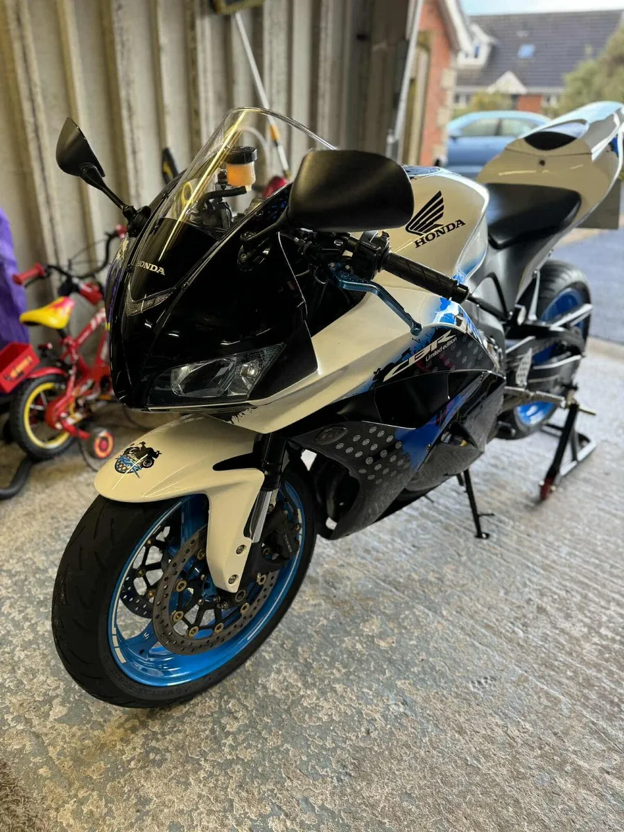 Honda cbr600rr limited edition - Image 4