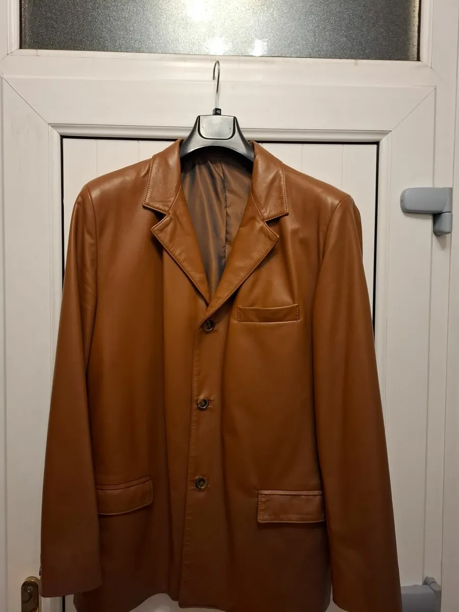 Italian jacket and wet room glass panel