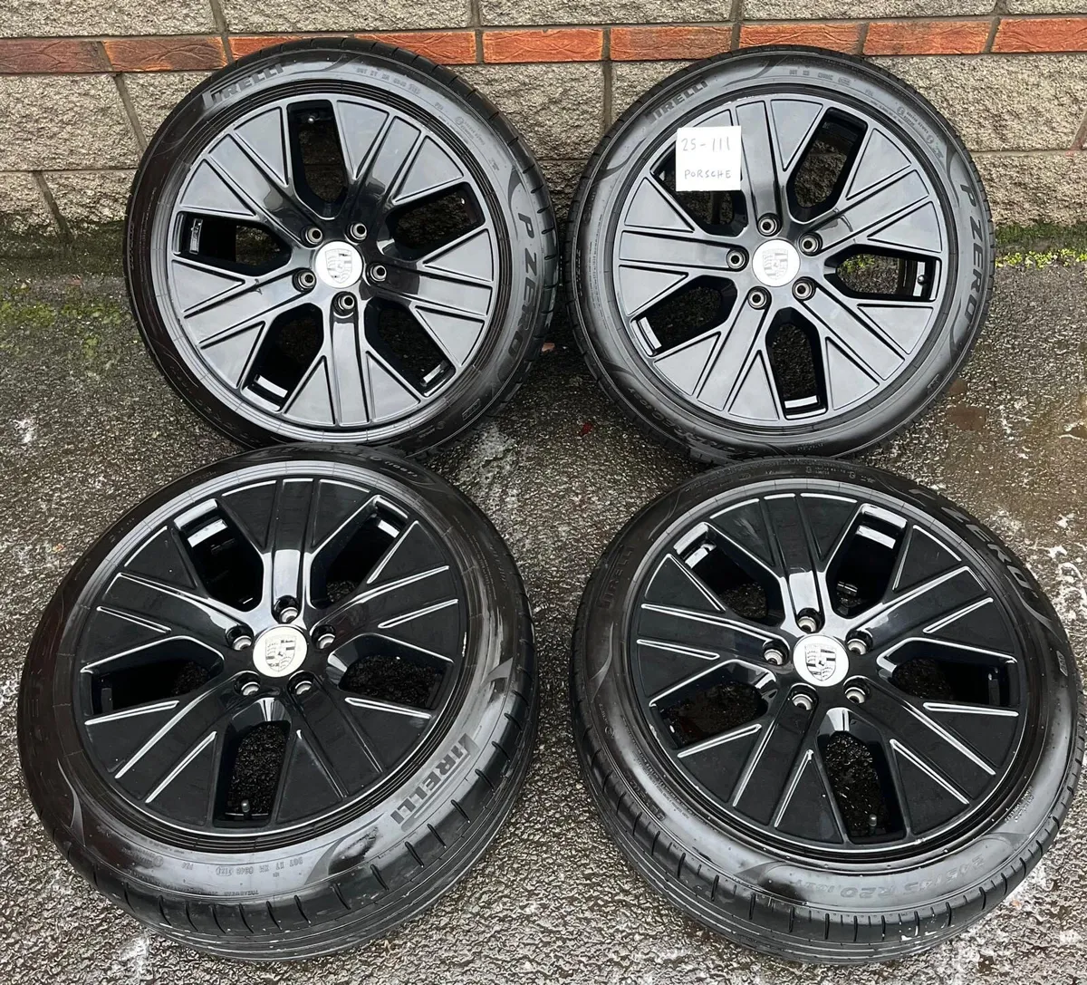 Porsche Taycan 21 inch alloy wherls