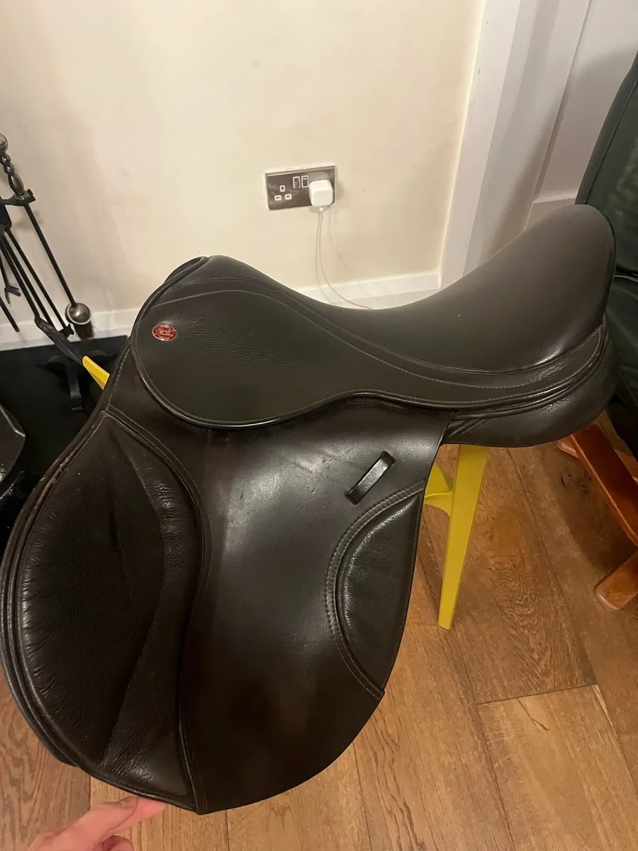 Horse/pony saddle - Image 1