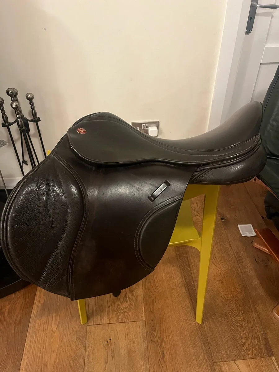 Horse/pony saddle - Image 2