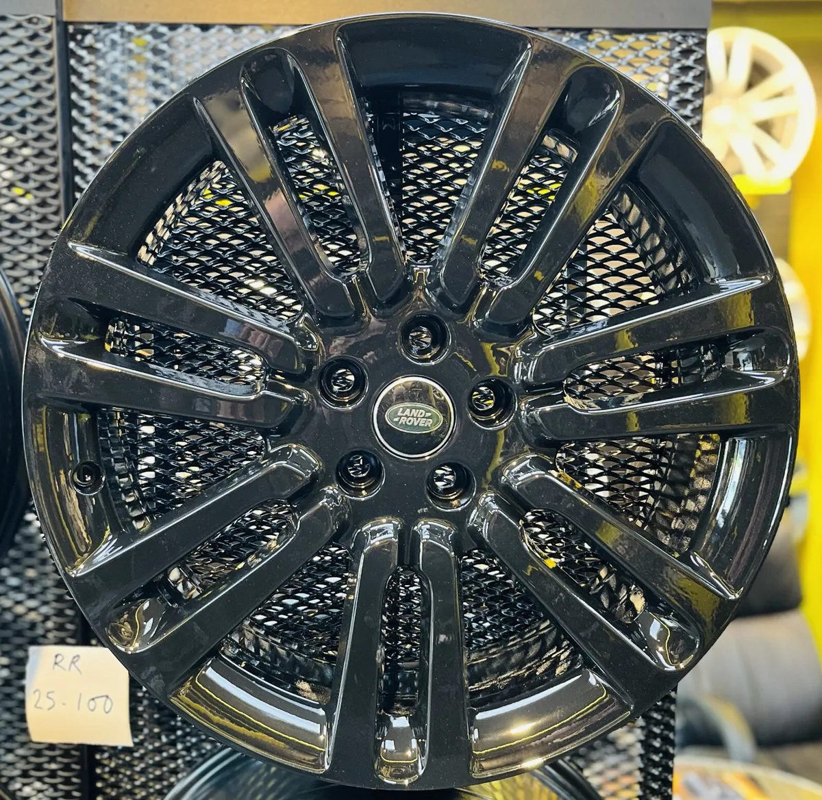 Range Rover 21 inch original  alloy wheels - Image 2