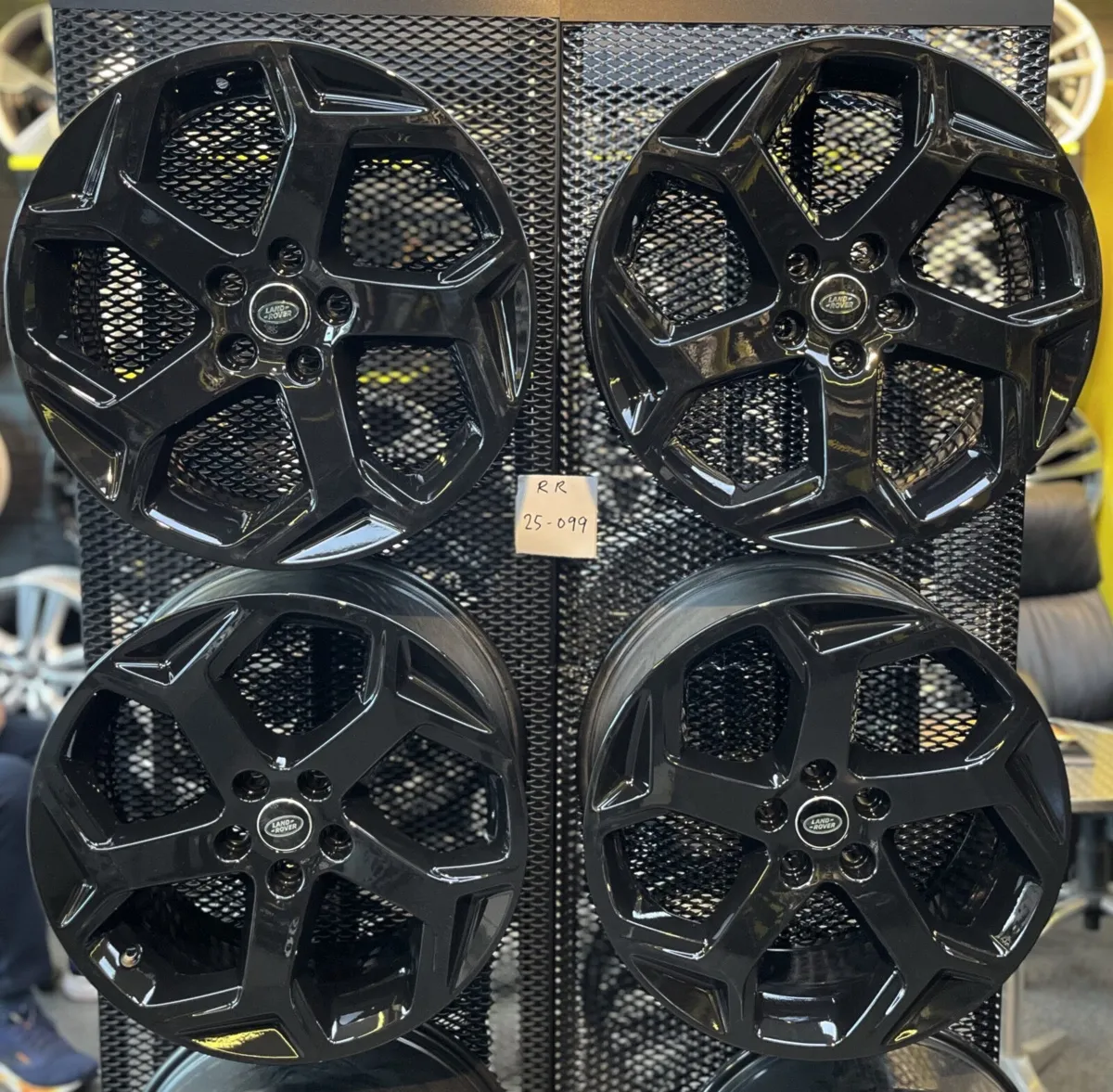 Range Rover 20 inch alloy wheels - Image 1