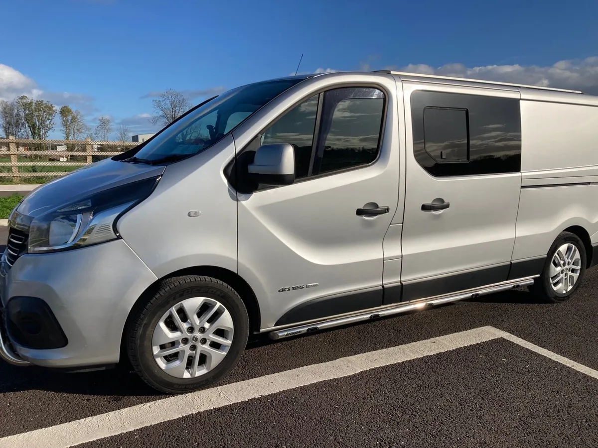 2017 Renault trafic sport LWB dayvan - Image 3