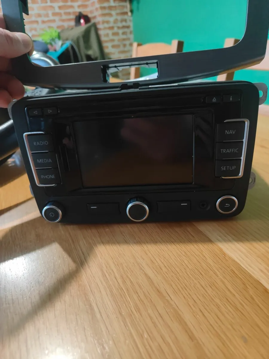 VW Passat B7 radio +leather steering wheel - Image 4