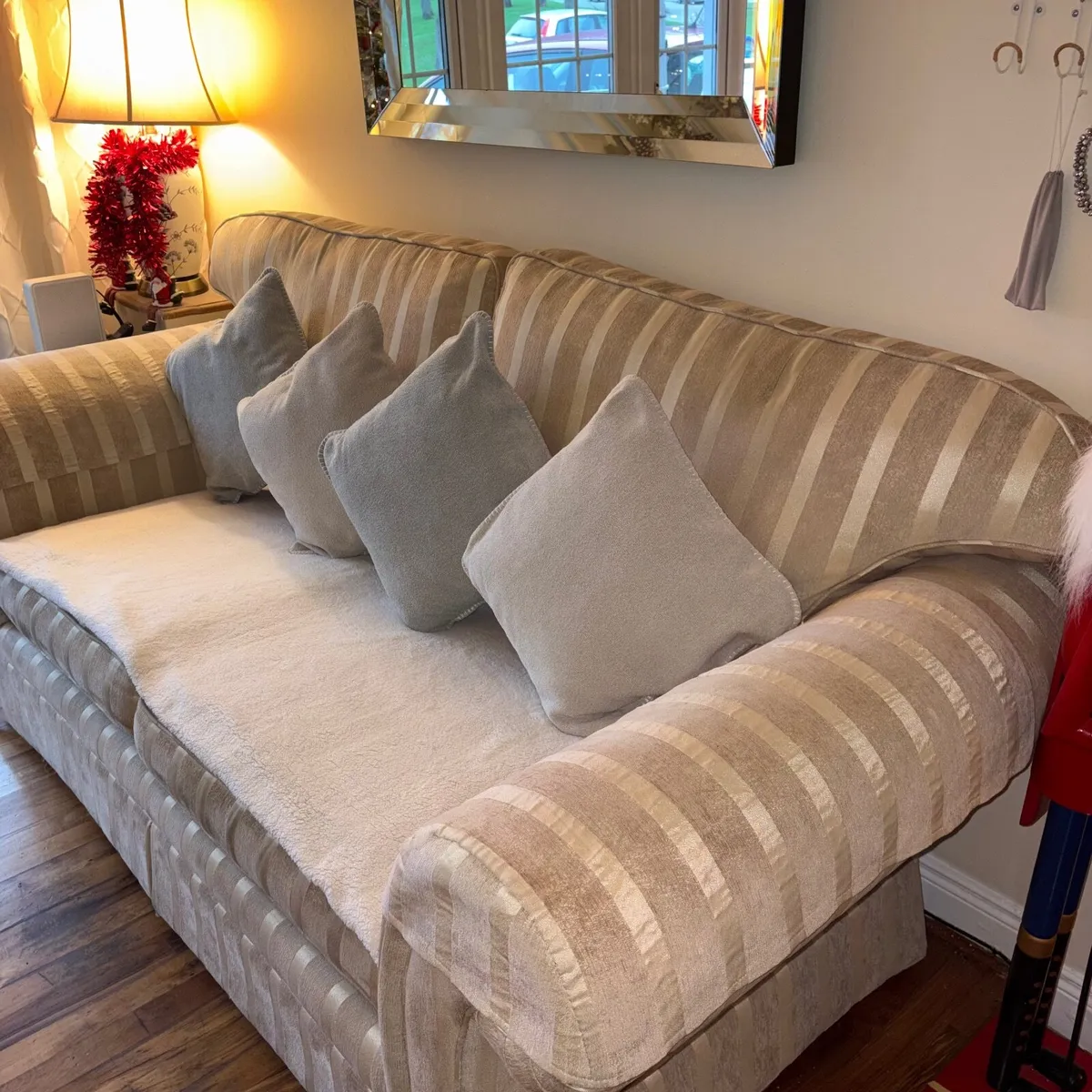 Household goods - Image 1