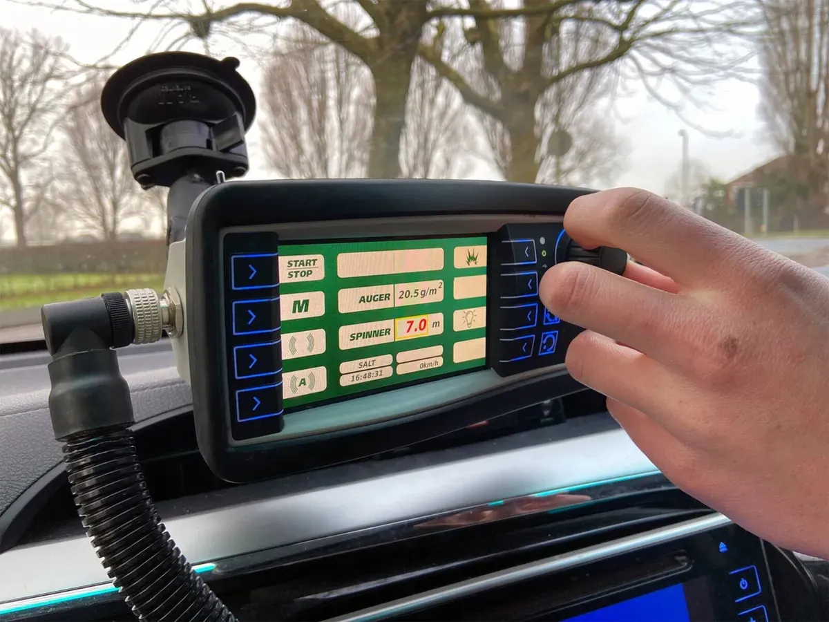 New Wessex Polar One Salt Spreader - Image 4