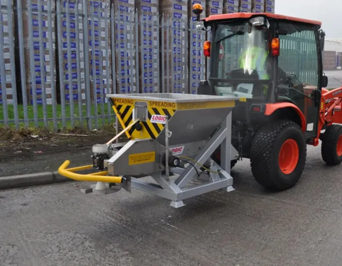 New Logic PSD150T 3-point Linkage Salt Spreader - Image 1
