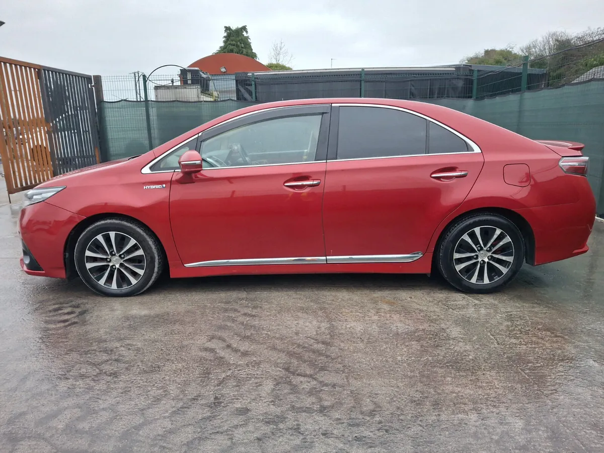 2015 Toyota SAI  / Corolla  Hybrid  Auto - Image 4