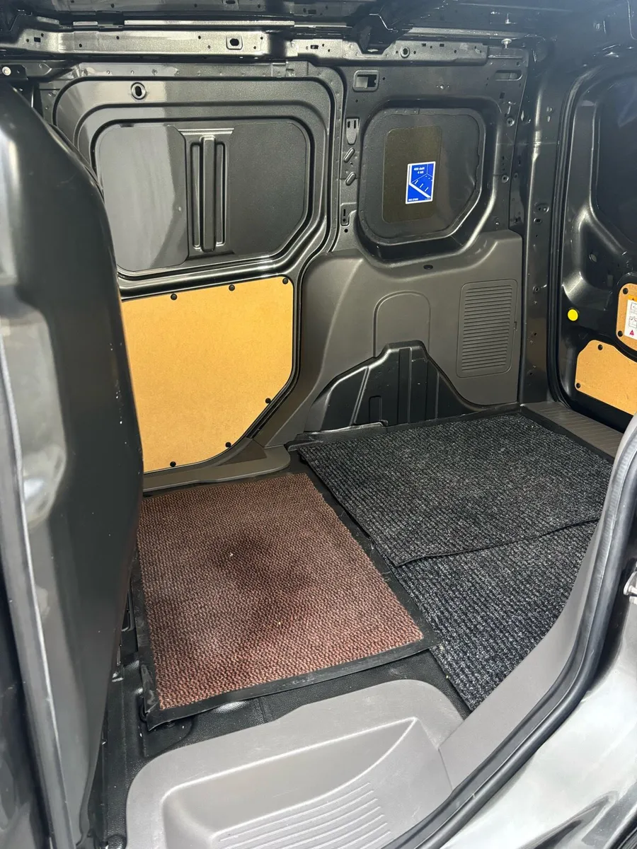2023 Ford Transit Connect Sport - Image 3