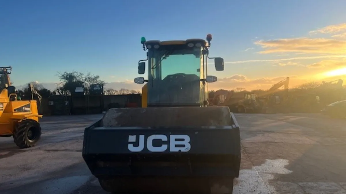 2015 JCB Vibromax 137 - Image 4