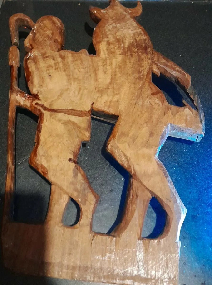Large hand carved wooden decor 47cm - Image 2