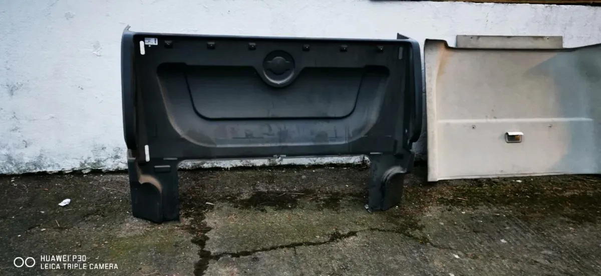 Relay / Boxer / Ducato Crew Cab Seats & Bulkhead - Image 3