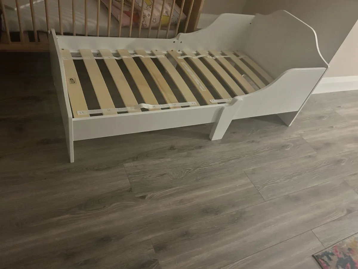 Toddler bed - Image 2