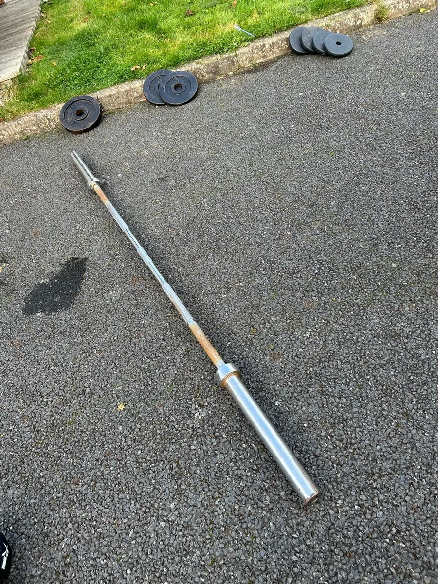 Weights and gym - Image 4