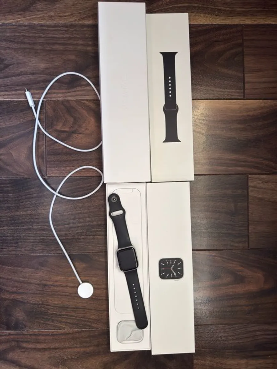 Apple Watch Series 6 40mm - Image 1