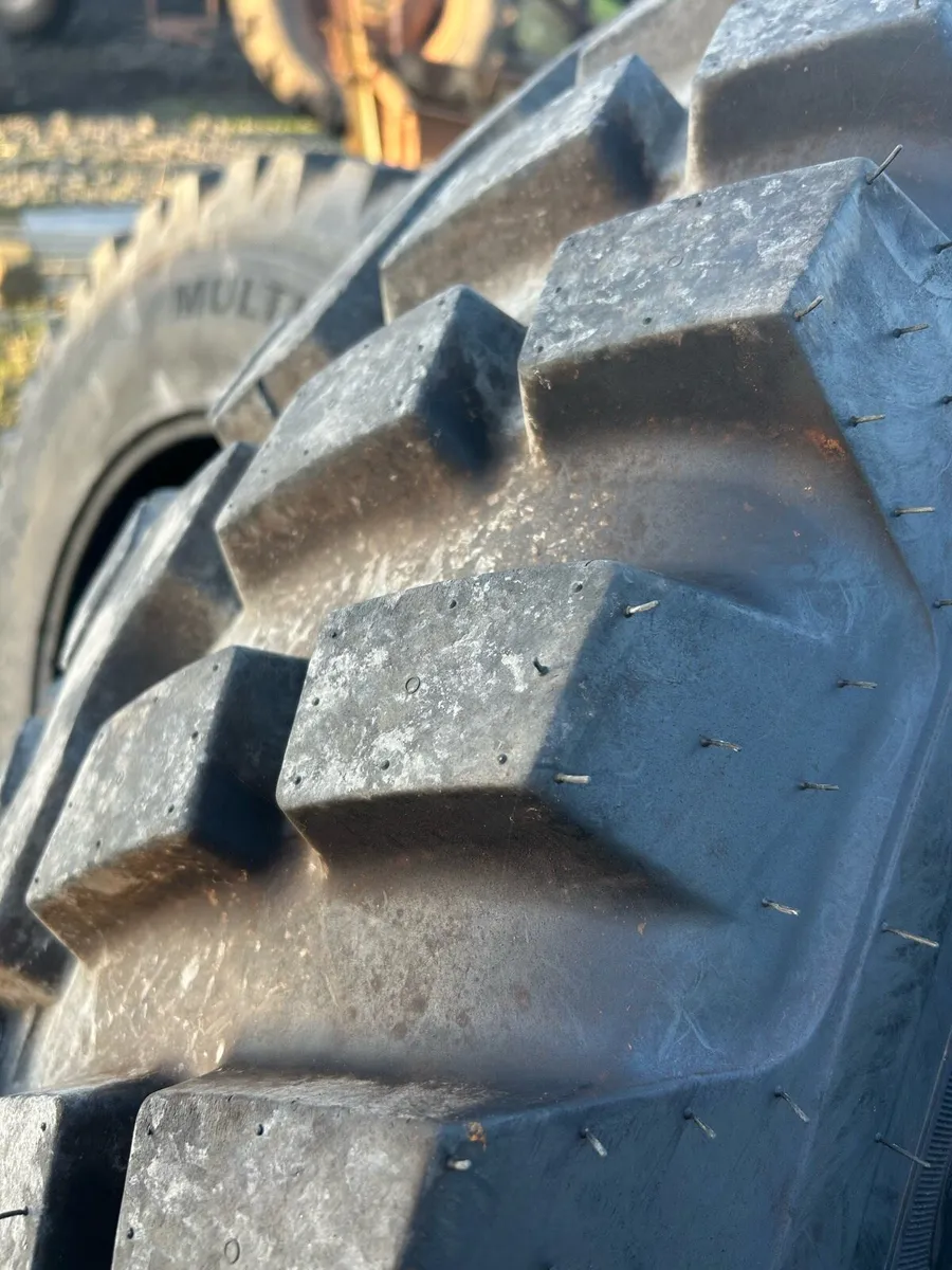 INDUSTRIAL TYRES - Image 3