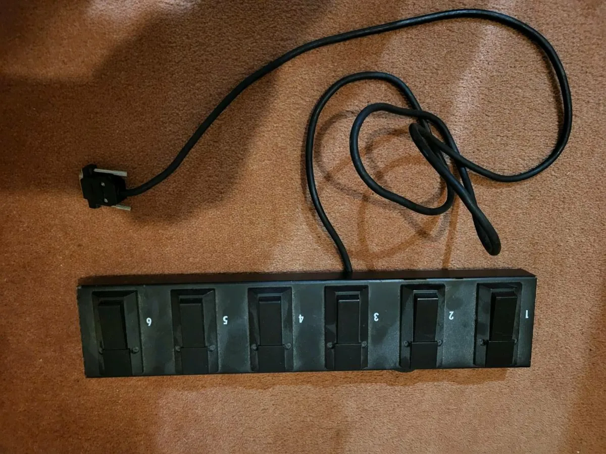 Ketron Keyboard, stand,case and pedals - Image 3