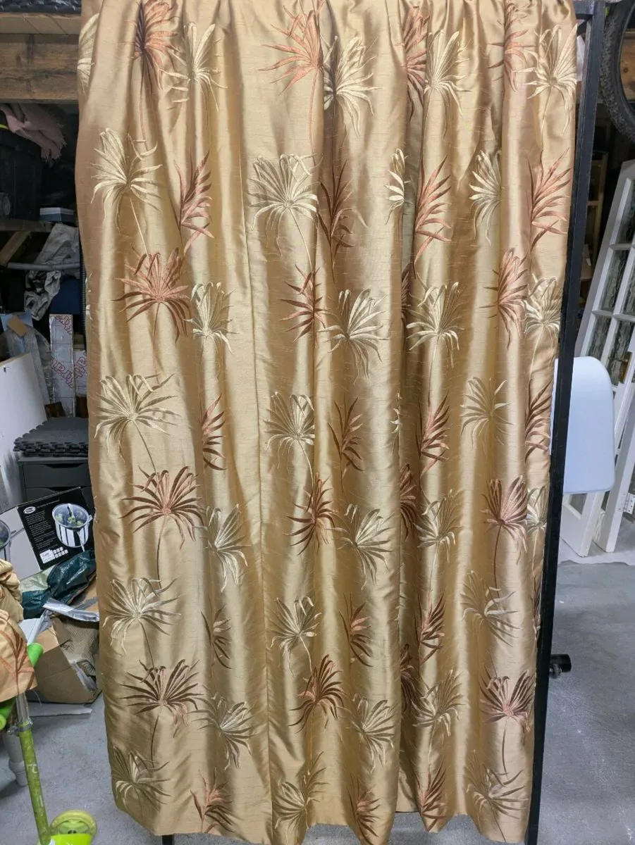 Silk curtains X 2 - Image 1