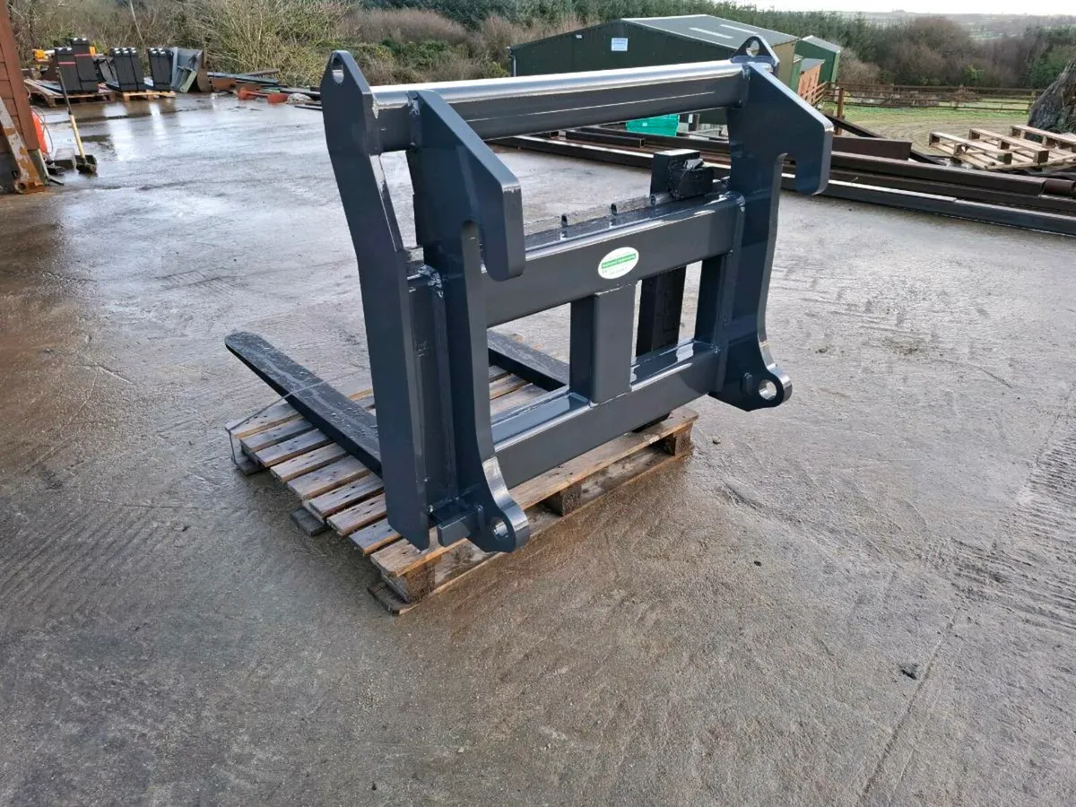 Volvo/Jcb pallet forks - Image 2