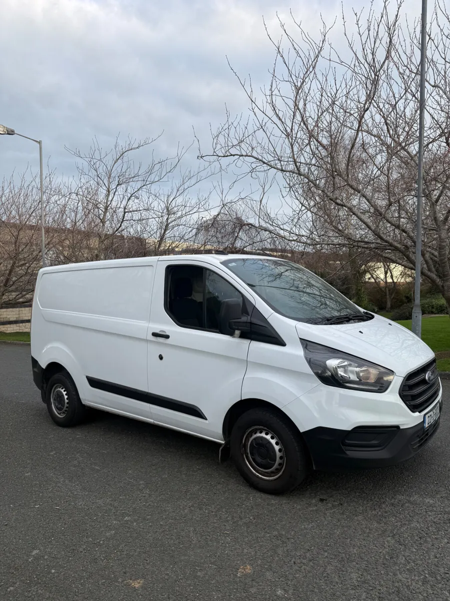 Ford Transit Custom 2022 INCLUDES VAT - Image 3