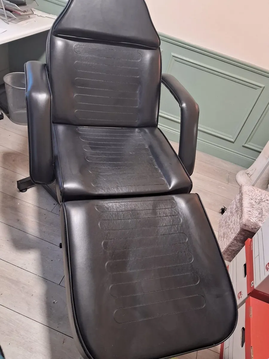 Adjustable Hydraulic Reclining Full body chair bed - Image 1