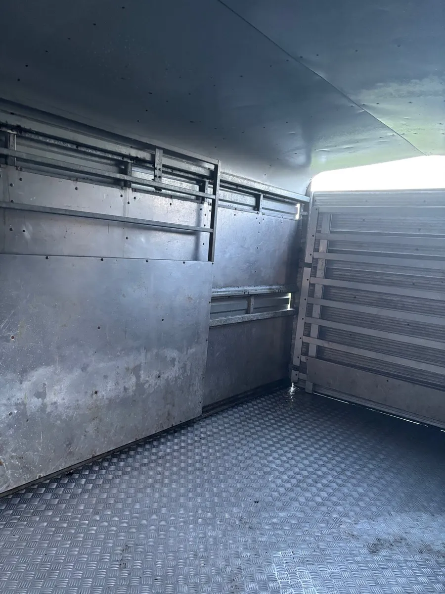 Cattle trailer - Image 2