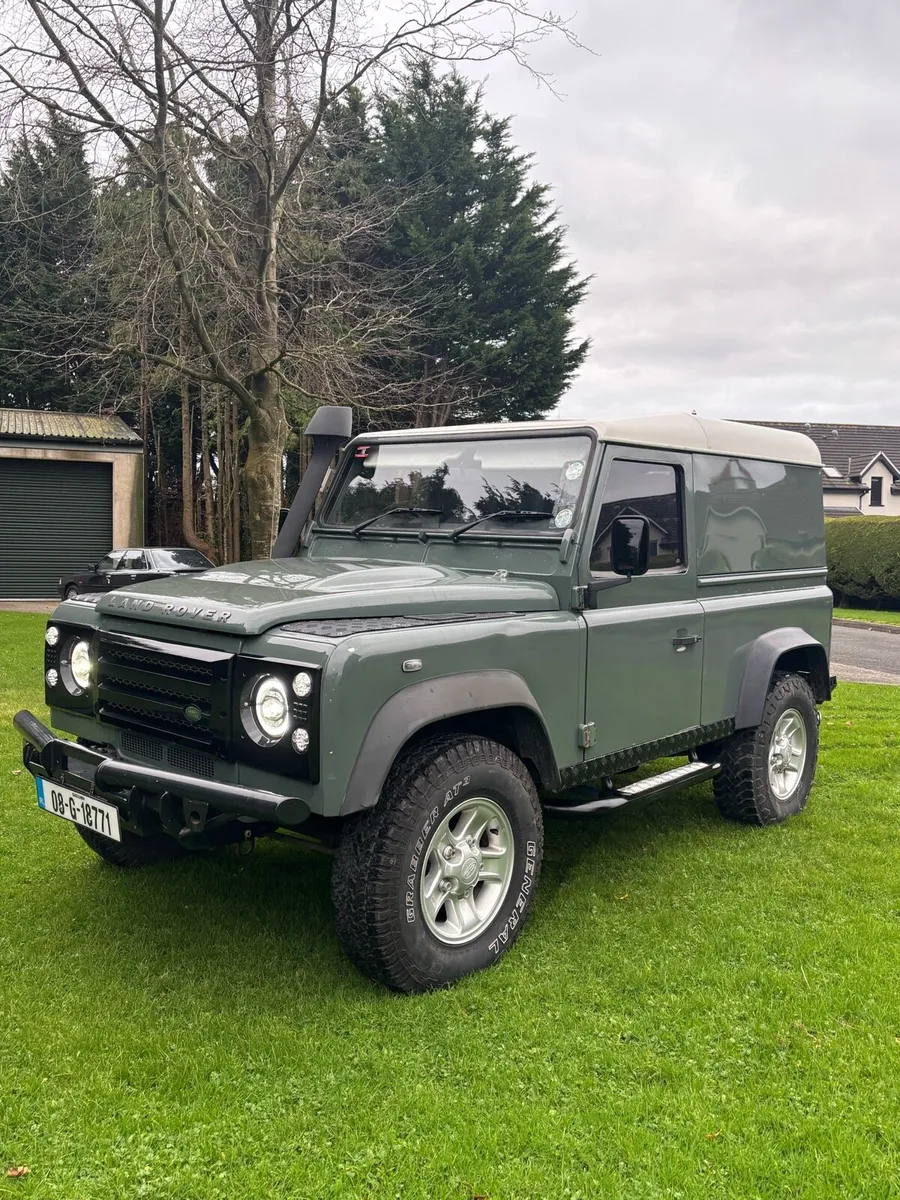 Landrover Defender Puma 90 - Image 2