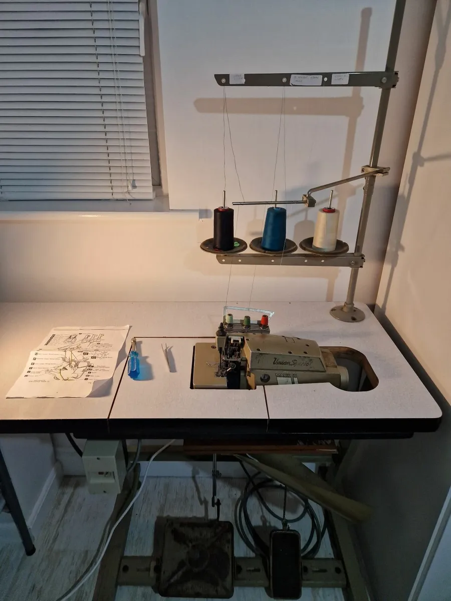 Overlocker machine - Image 2