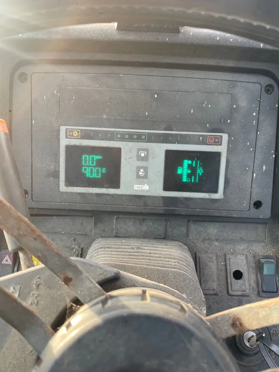 Case 5140 tractor & loader - Image 3