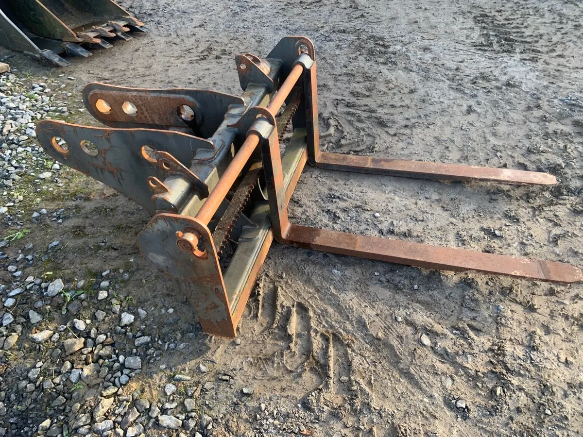 13T - 20T pallet forks buckets cradles - Image 1