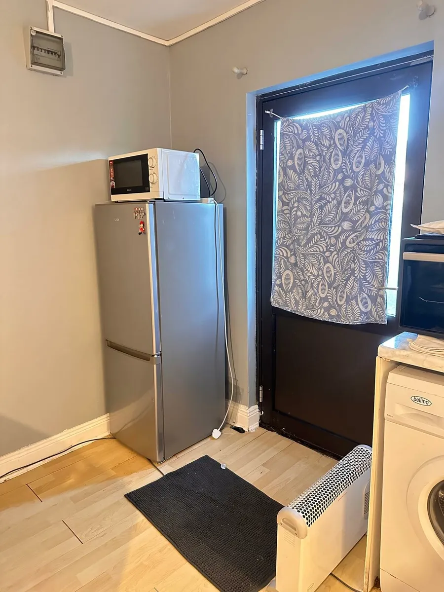 Property to let - Image 4