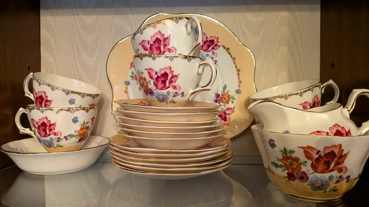 Royal Tara china tea set - Image 4