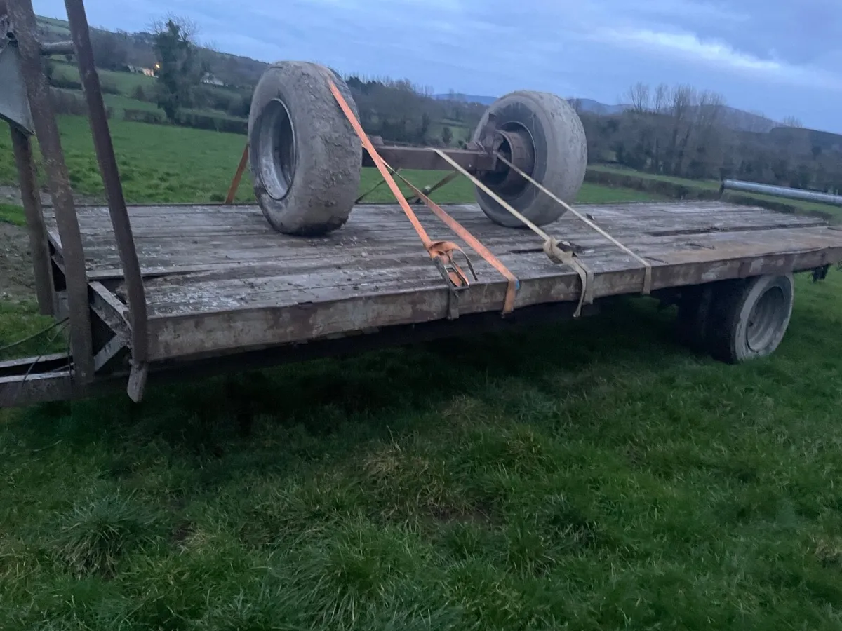 Bale trailer - Image 3