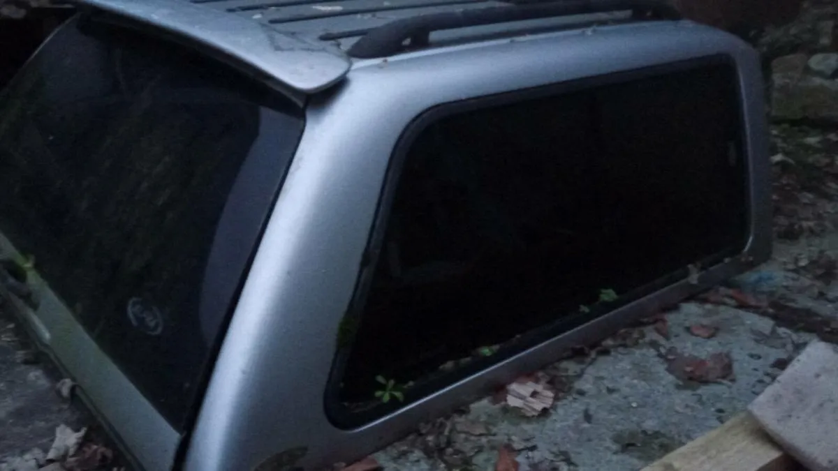 4x4 pick up canopy - Image 3