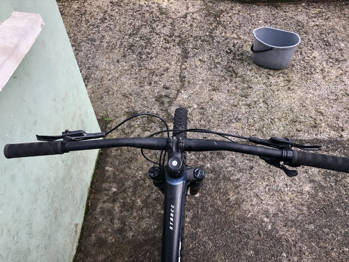 Giant Stance 2 full suspension mountain bike - Image 4