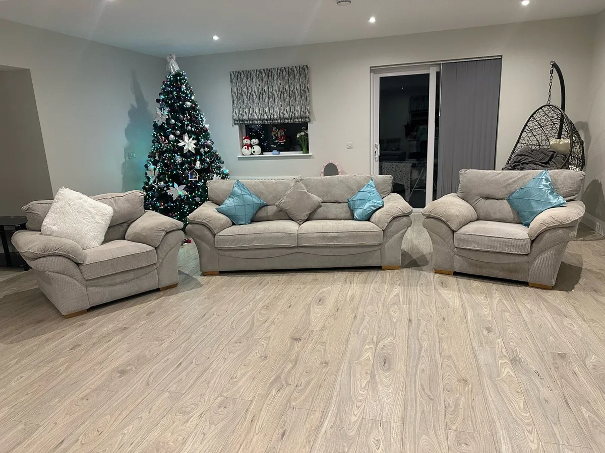 Couch & Tv unit - Image 1