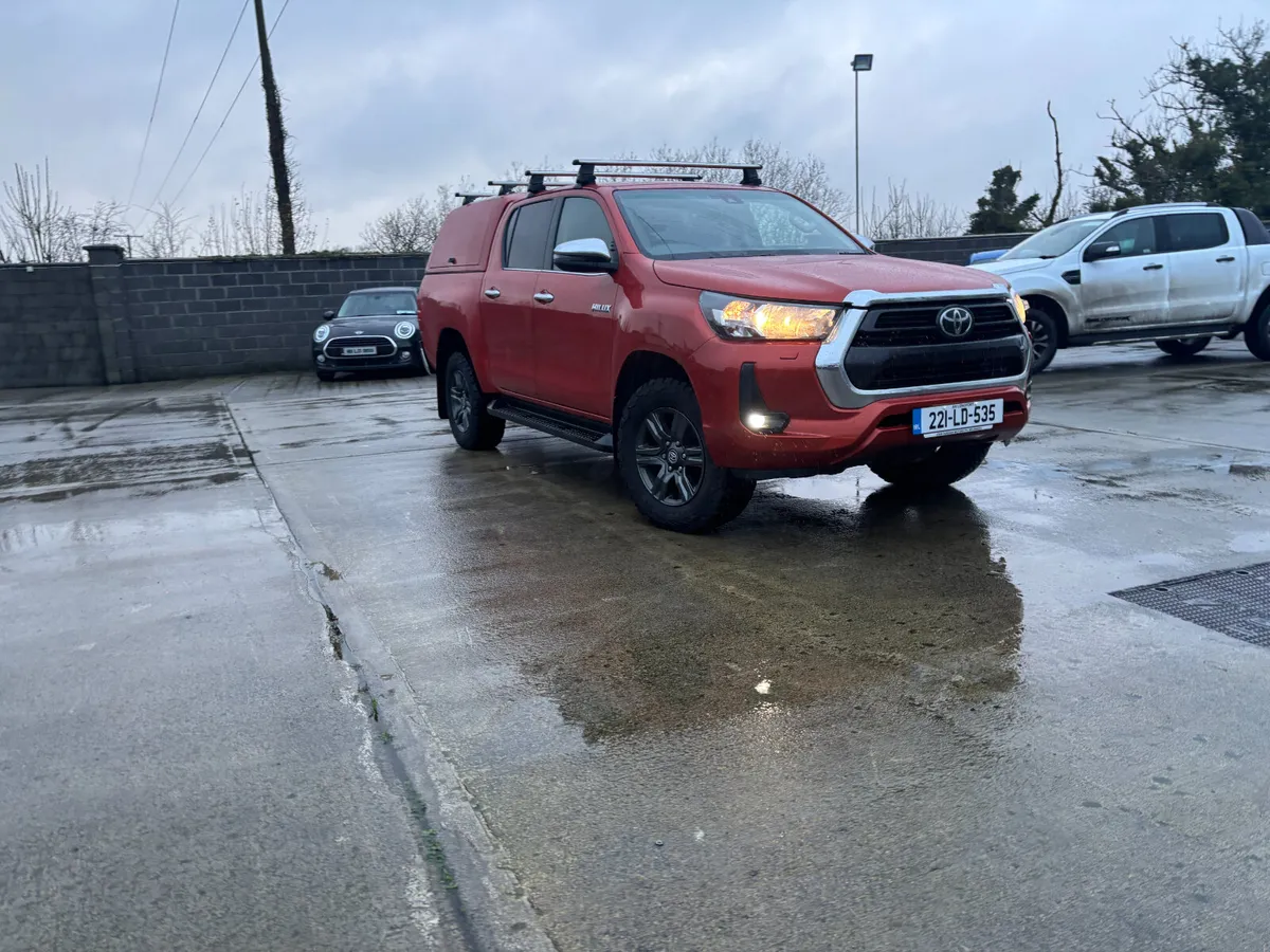 Absolutely lovely Toyota Hilux Crew Cab - Image 1