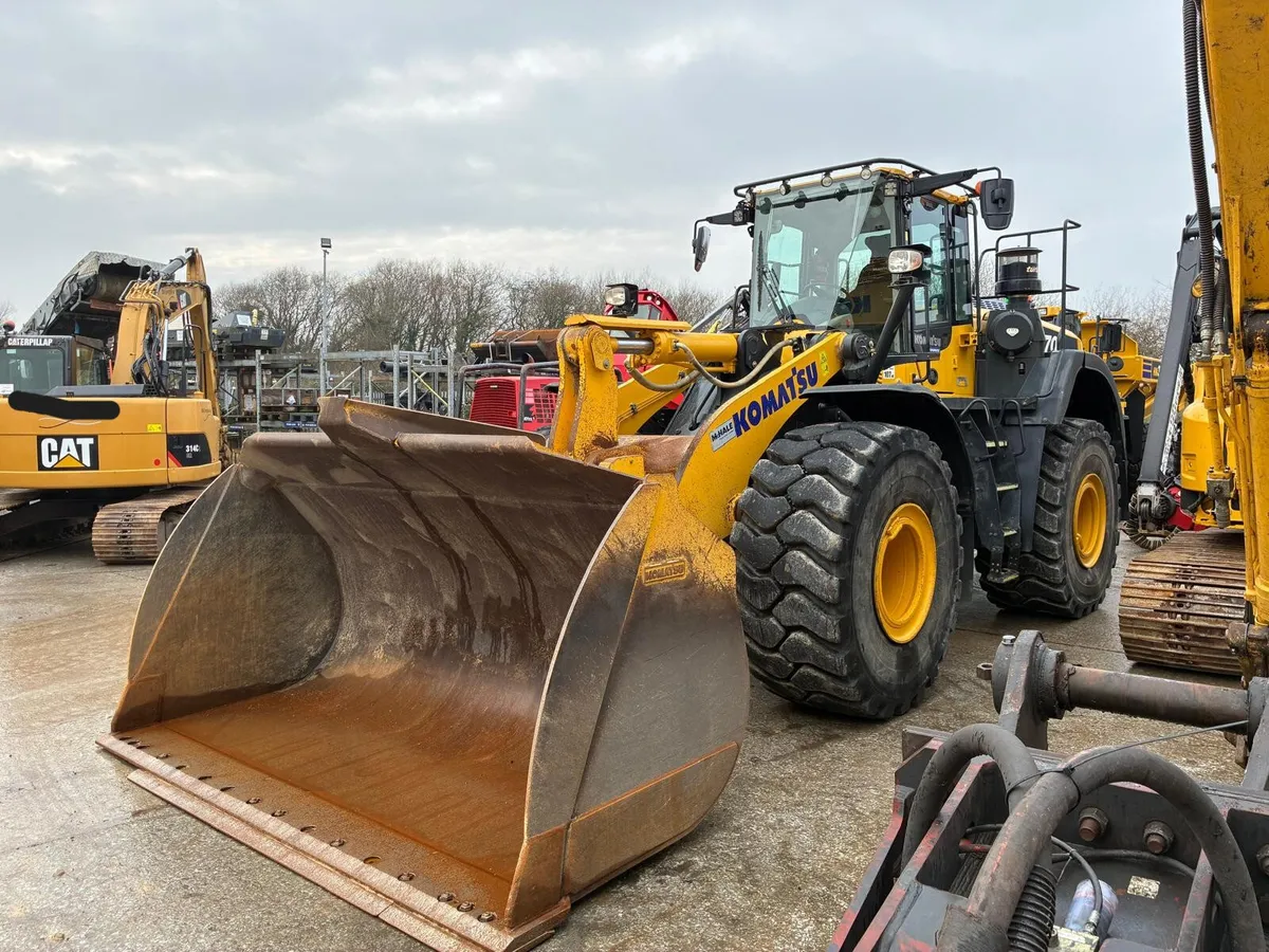 2023 Komatsu WA470-8 - Image 2